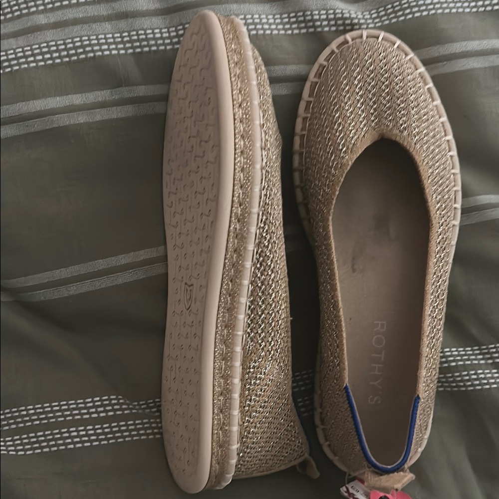 Rothy's Tan Ballet Flats Comfortable Versatile Design (NEVER WORN) - Picture 4 of 5